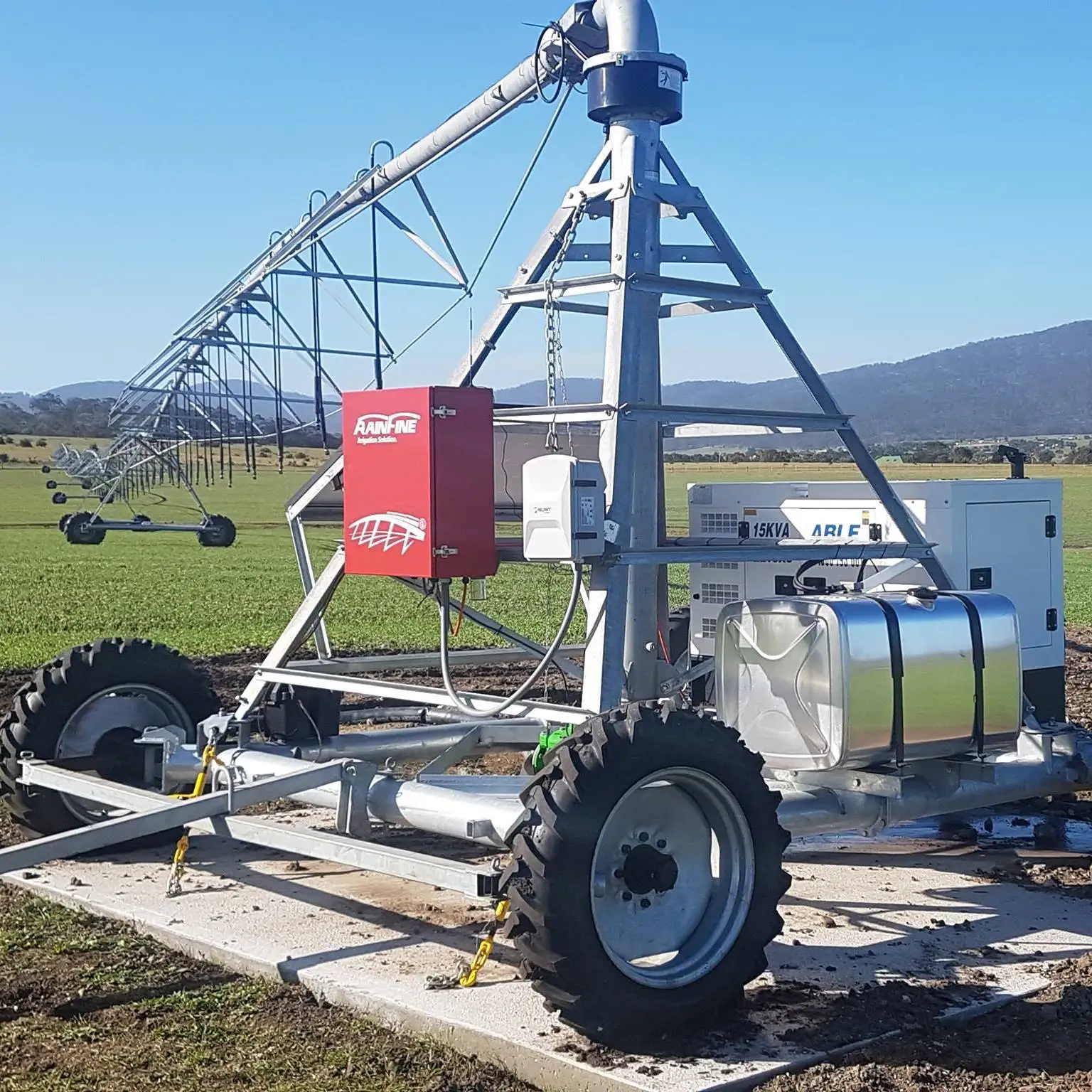 Agriculture Farming System - Sistema di irrigazione a pivot centrale